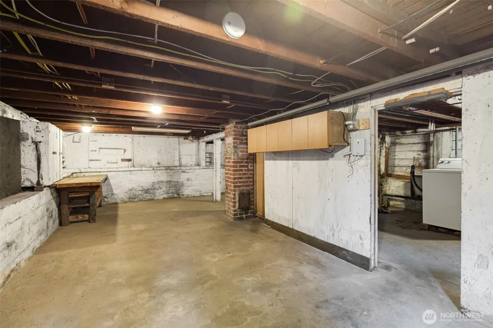 313 NE 76th Street Seattle, WA 98115