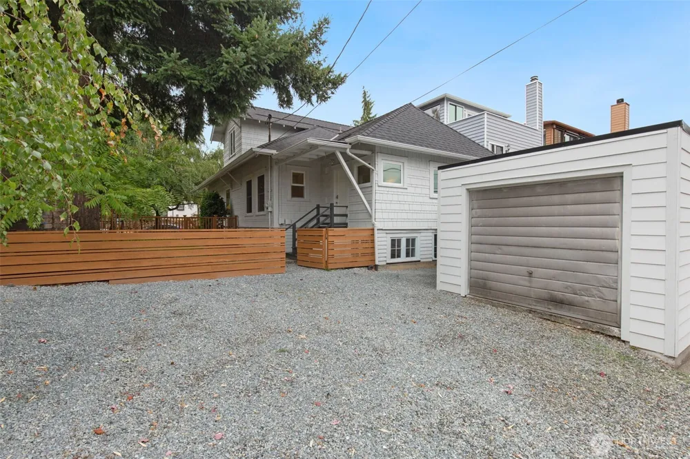 313 NE 76th Street Seattle, WA 98115