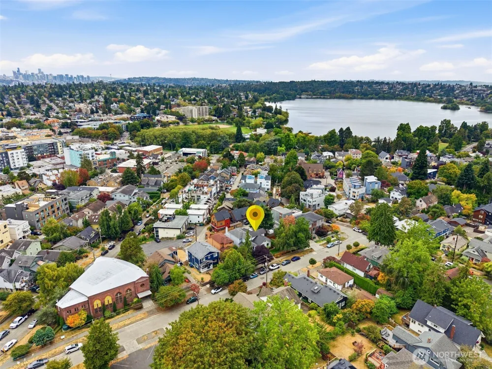 313 NE 76th Street Seattle, WA 98115