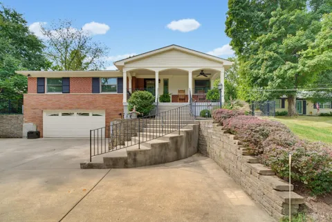 699 Eversole Road