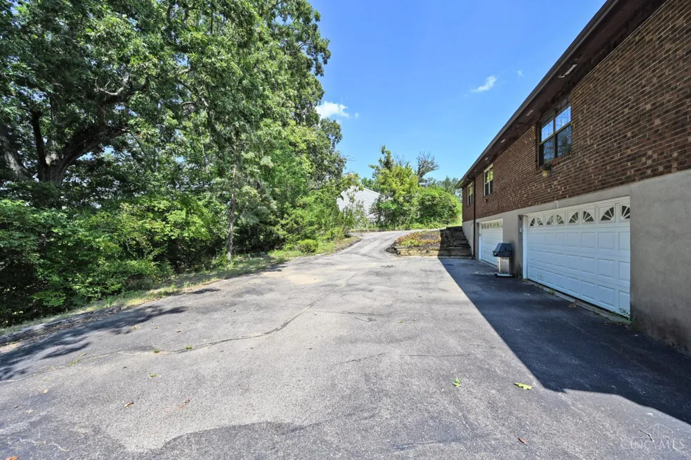 10205 Hightower Court Montgomery, OH 45249