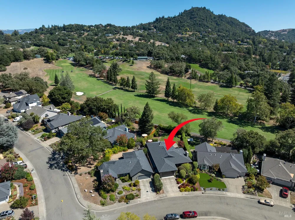 412 Fairway Court Healdsburg, CA 95448