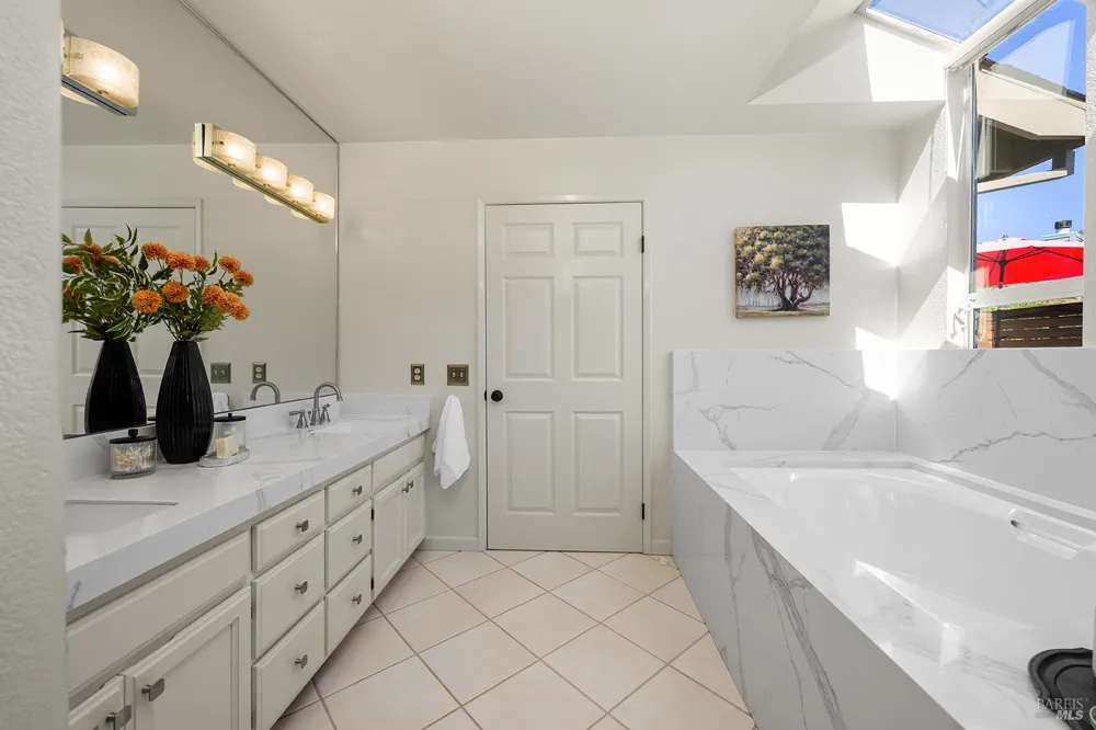 412 Fairway Court Healdsburg, CA 95448