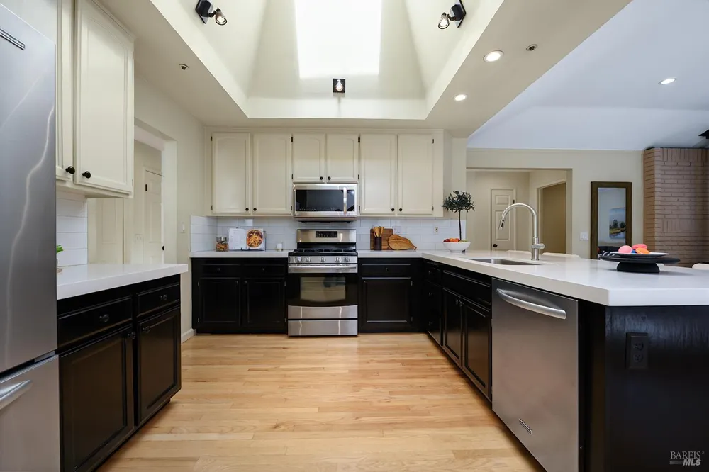 412 Fairway Court Healdsburg, CA 95448