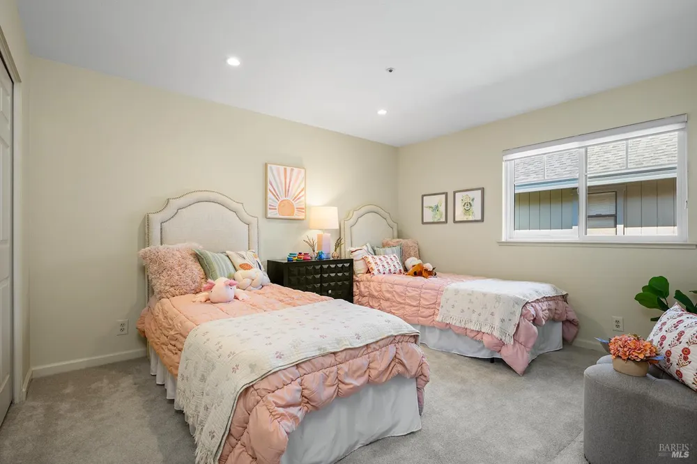 412 Fairway Court Healdsburg, CA 95448