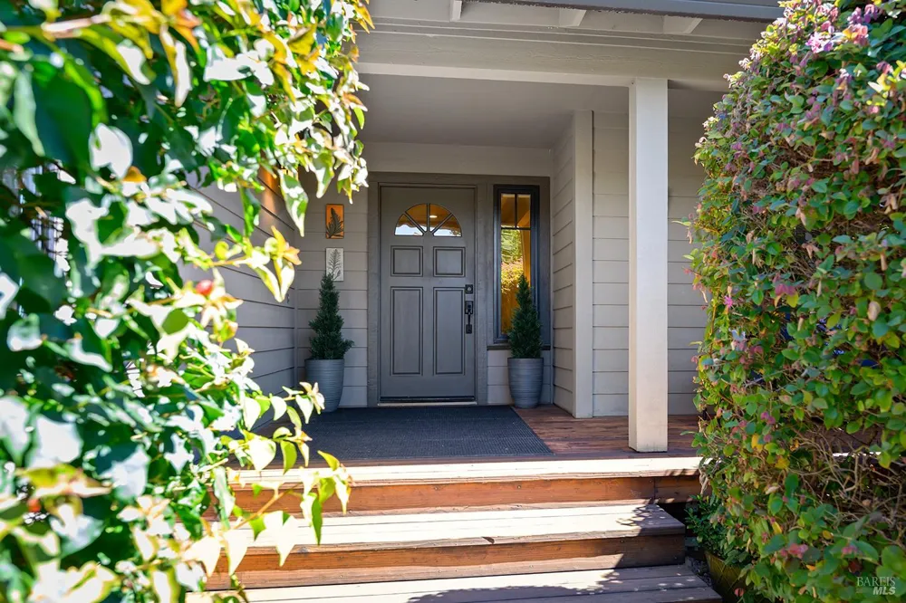 412 Fairway Court Healdsburg, CA 95448