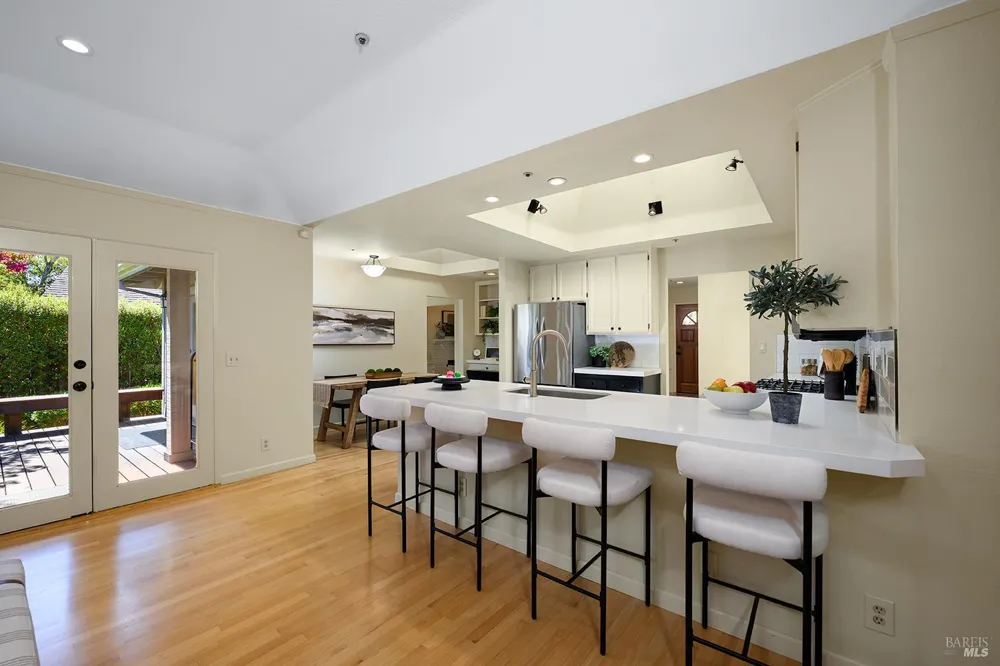 412 Fairway Court Healdsburg, CA 95448