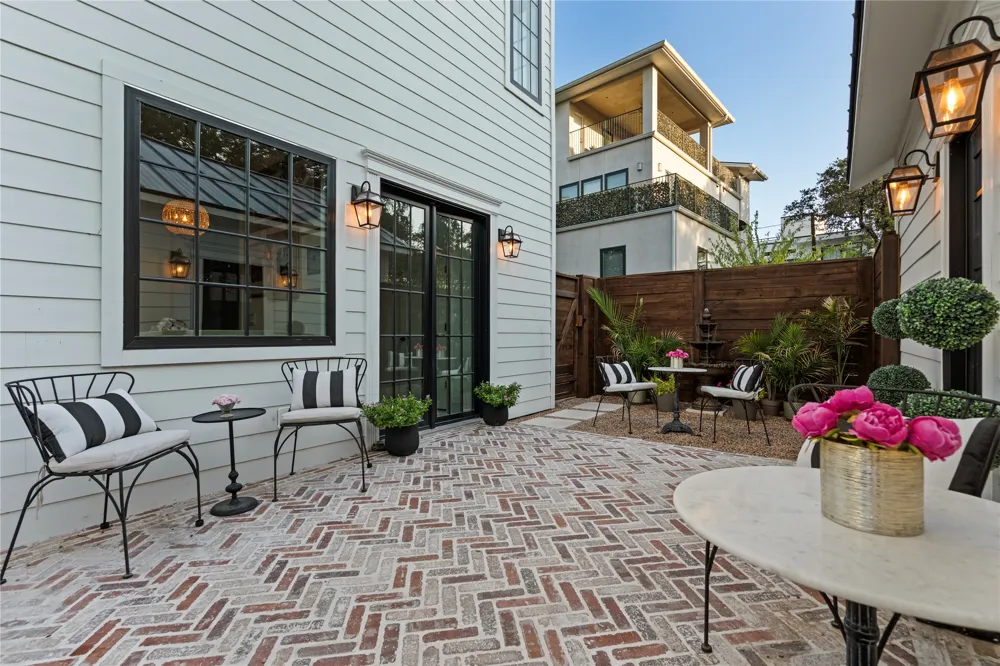 1804 S 6th Street Austin, TX 78704