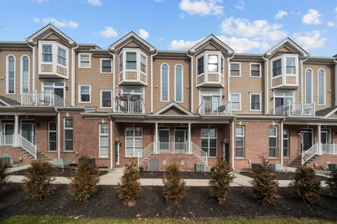 397 KINGSTON CT