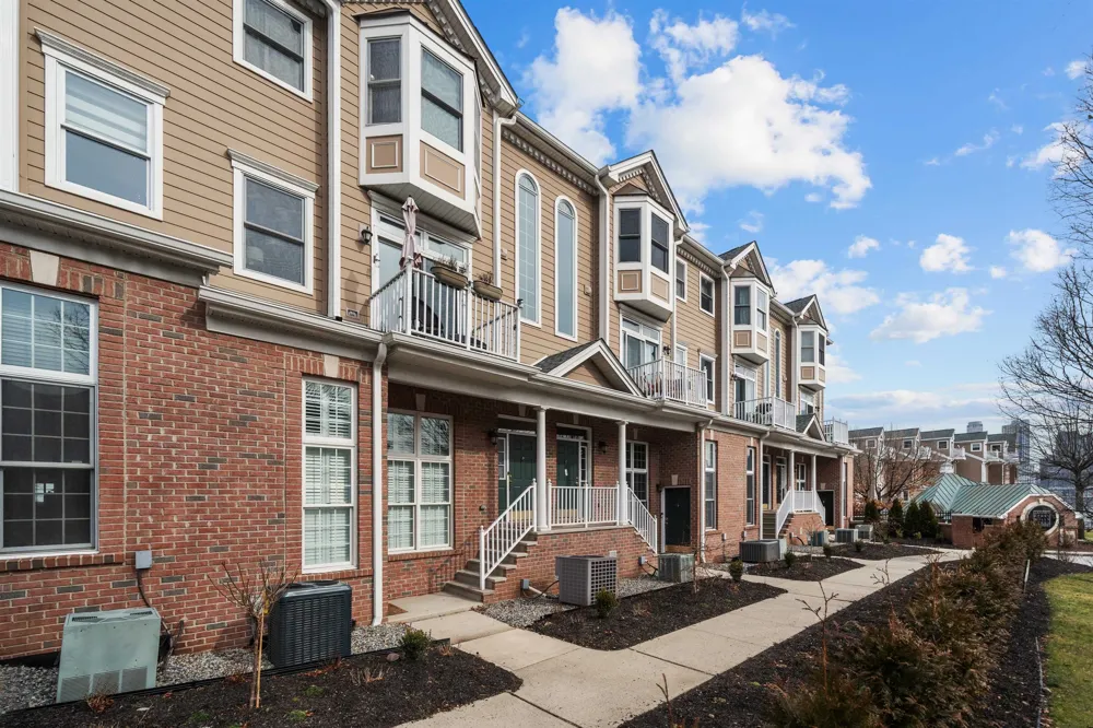 397 KINGSTON CT West New York, NJ 07093