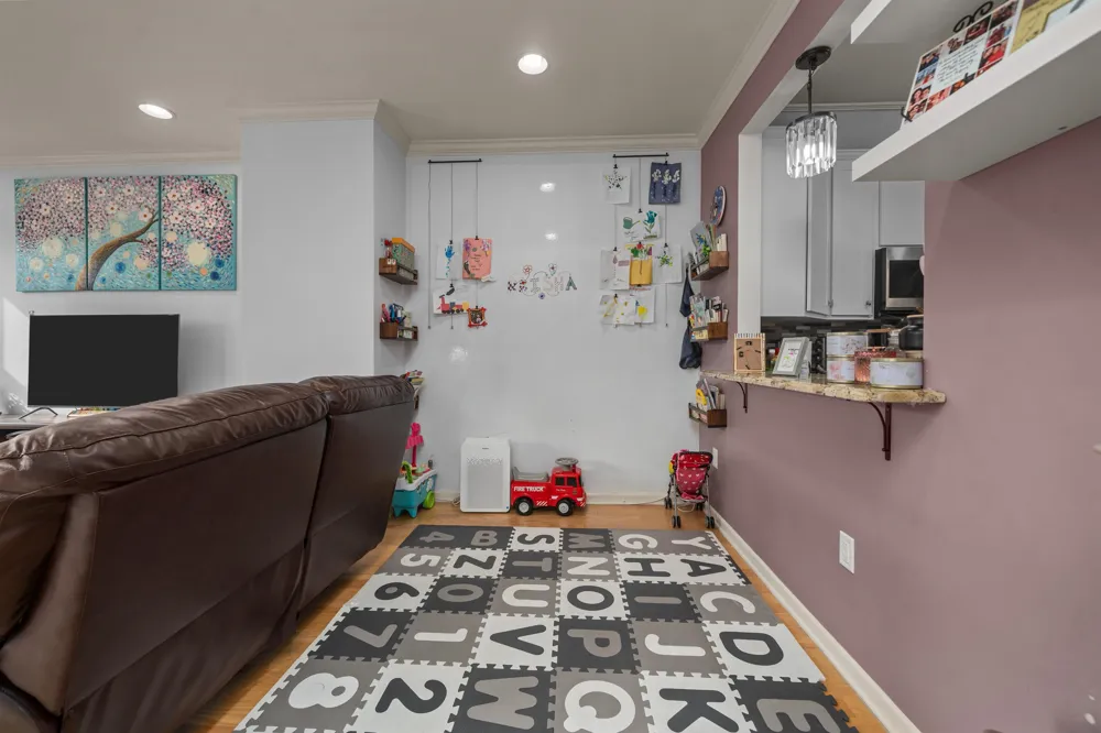 397 KINGSTON CT West New York, NJ 07093