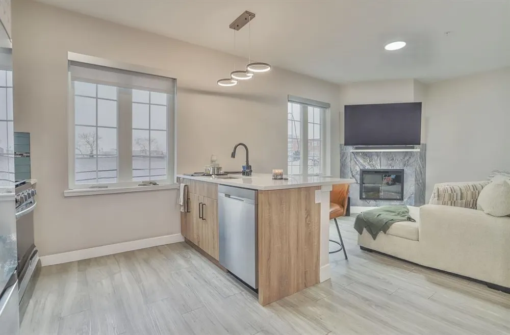 212 70TH ST Guttenberg, NJ 07093