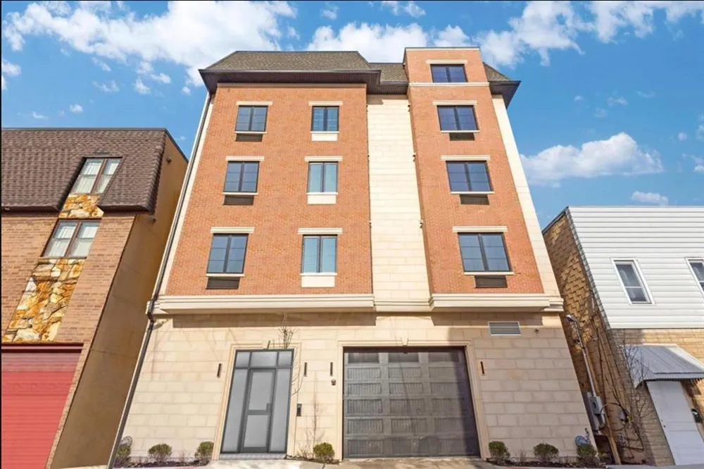 212 70TH ST Guttenberg, NJ 07093