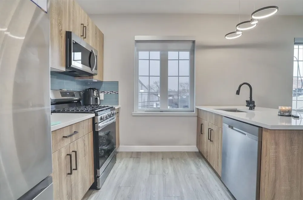 212 70TH ST Guttenberg, NJ 07093