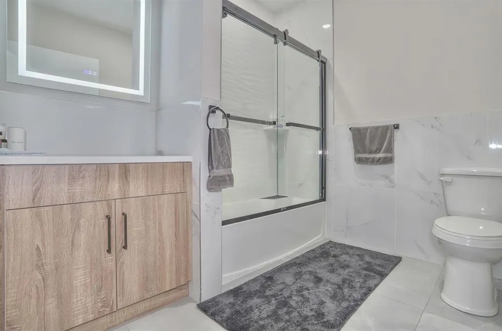 212 70TH ST Guttenberg, NJ 07093
