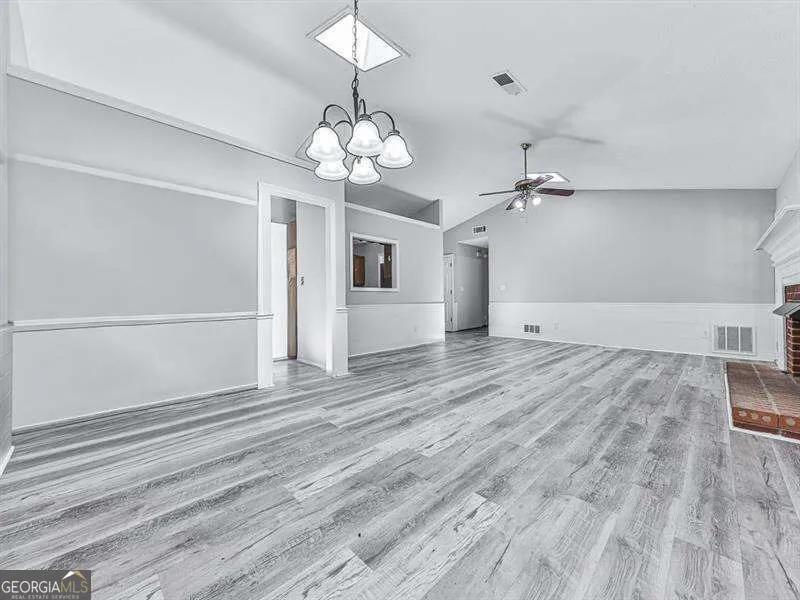 650 Radford CIR Woodstock, GA 30188