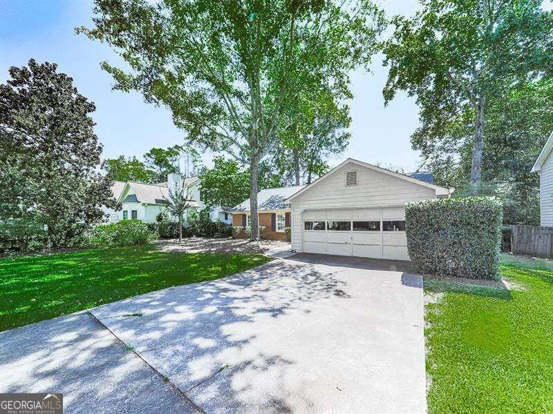 650 Radford CIR Woodstock, GA 30188