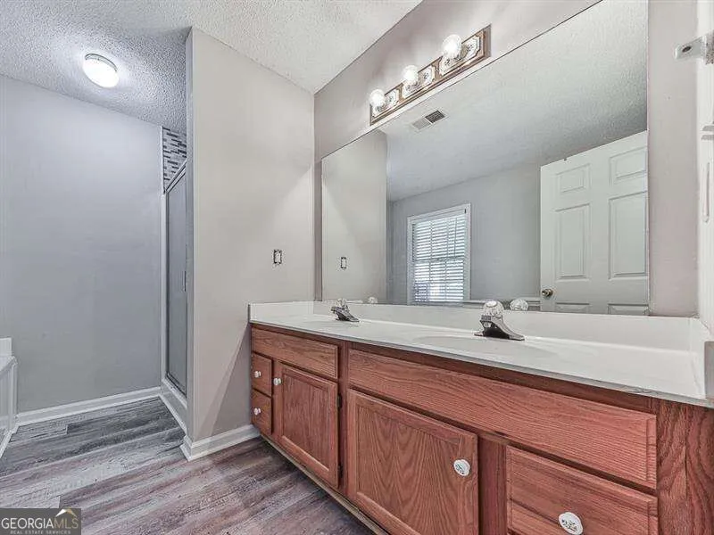 650 Radford CIR Woodstock, GA 30188