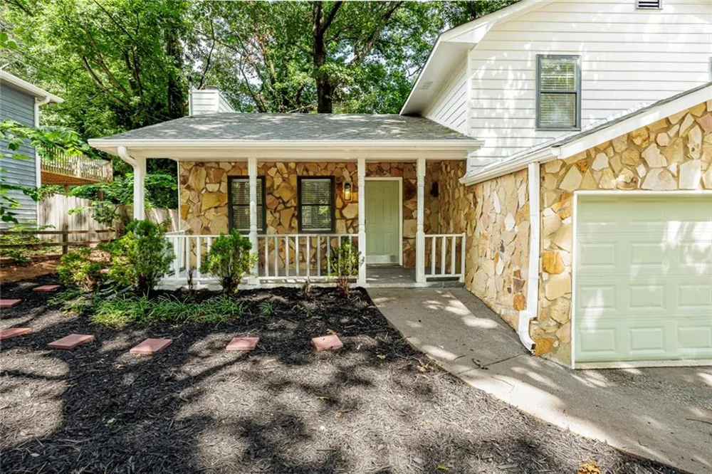 627 Ridge Avenue Stone Mountain, GA 30083