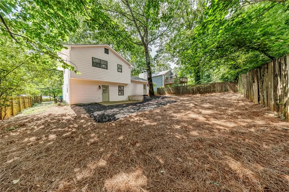 627 Ridge Avenue Stone Mountain, GA 30083