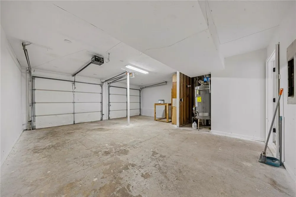 627 Ridge Avenue Stone Mountain, GA 30083