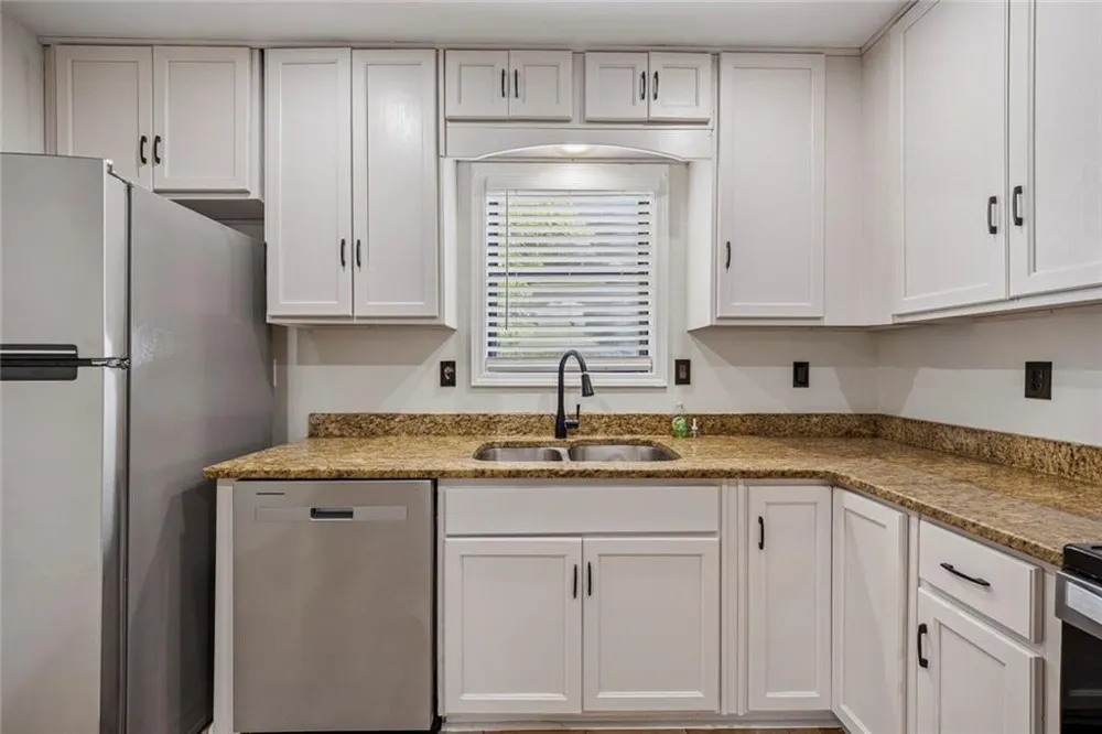 627 Ridge Avenue Stone Mountain, GA 30083