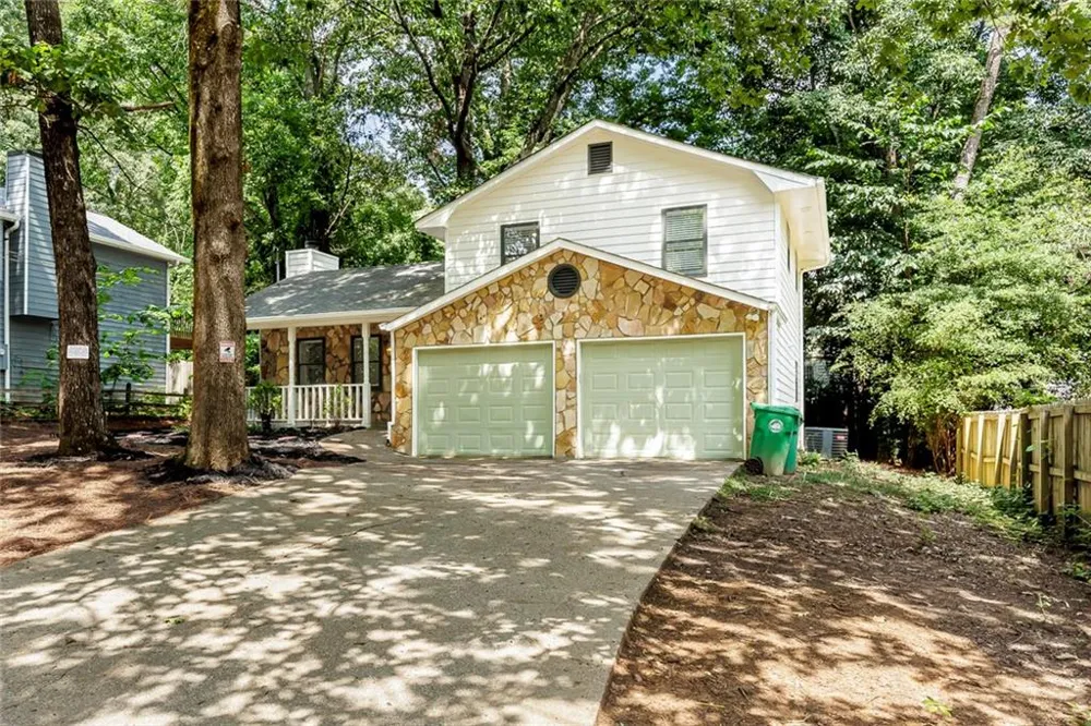 627 Ridge Avenue Stone Mountain, GA 30083