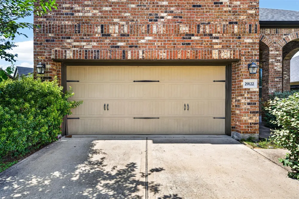 29122 Parker Trace Drive Fulshear, TX 77441