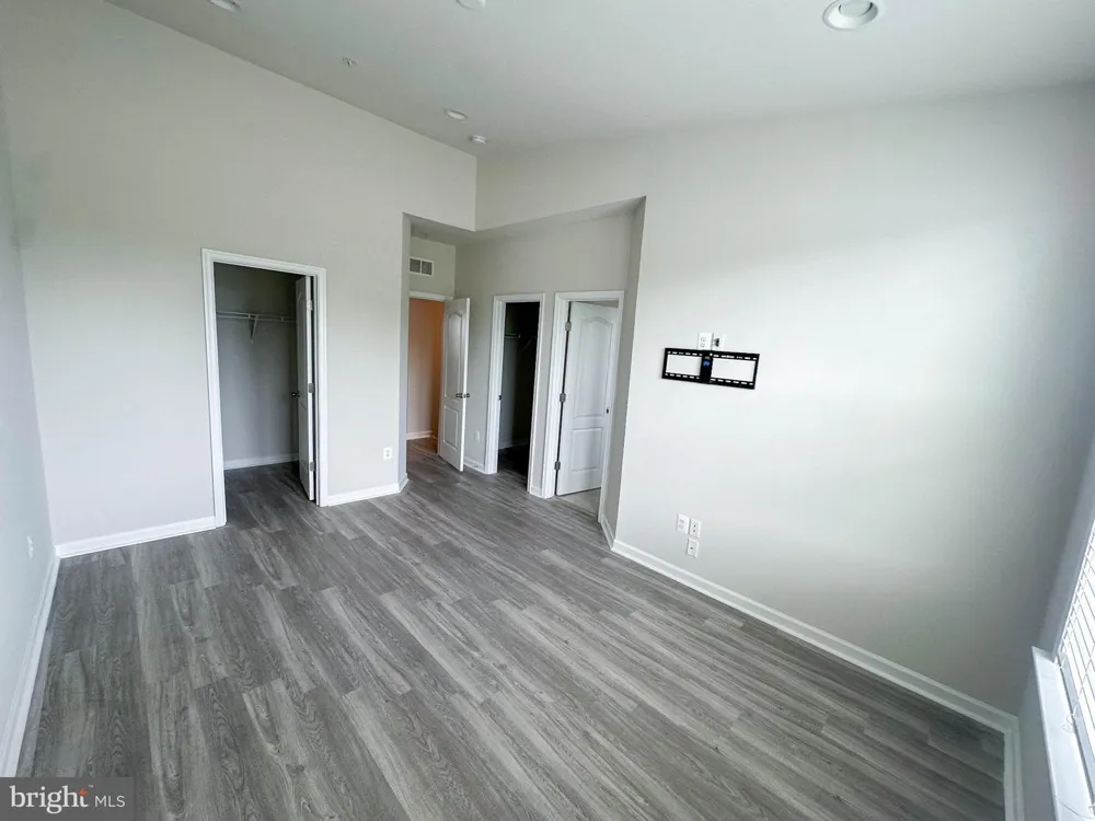 10334 VISTA MEADOW WAY Lanham, MD 20706