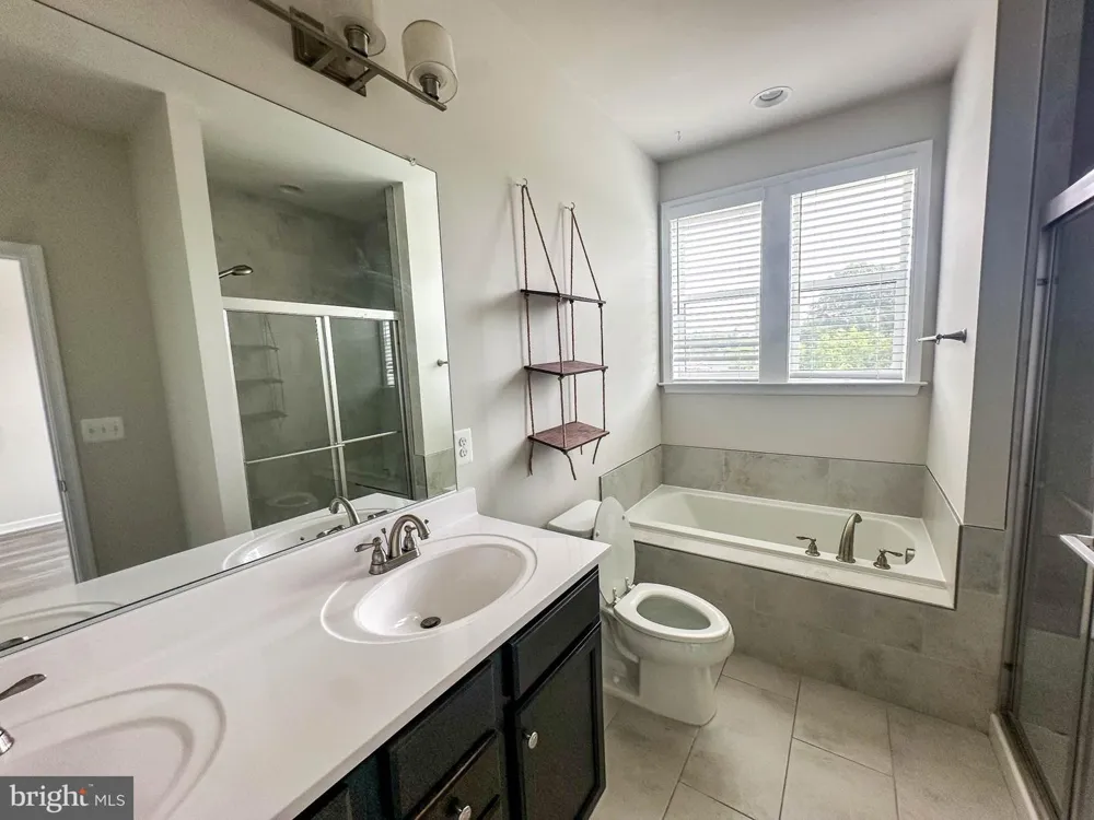 10334 VISTA MEADOW WAY Lanham, MD 20706