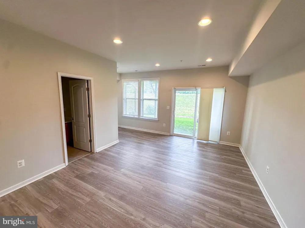10334 VISTA MEADOW WAY Lanham, MD 20706