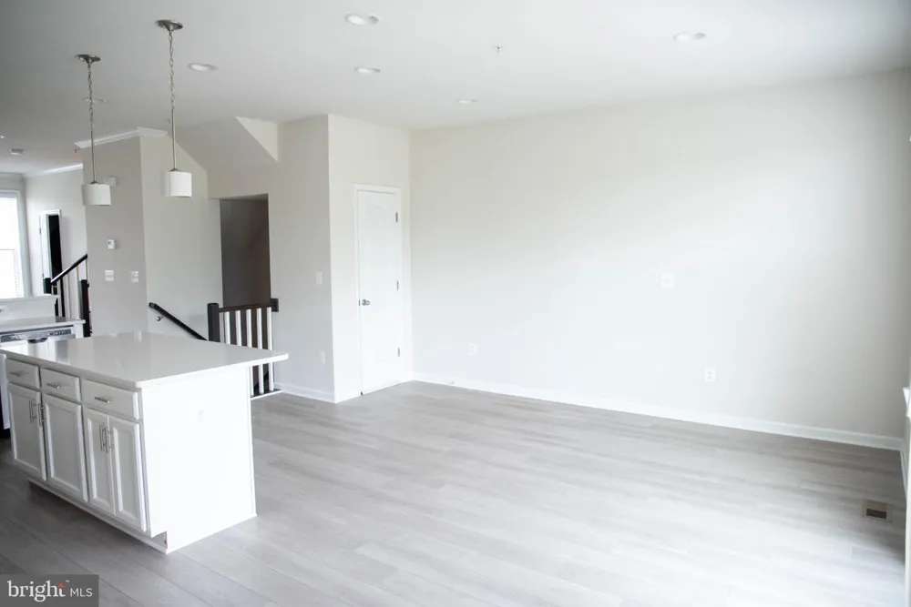 10334 VISTA MEADOW WAY Lanham, MD 20706