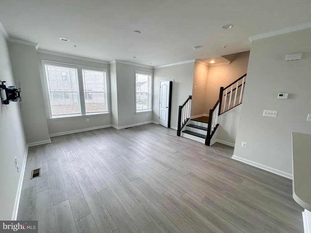 10334 VISTA MEADOW WAY Lanham, MD 20706