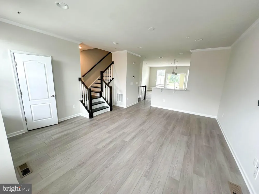 10334 VISTA MEADOW WAY Lanham, MD 20706