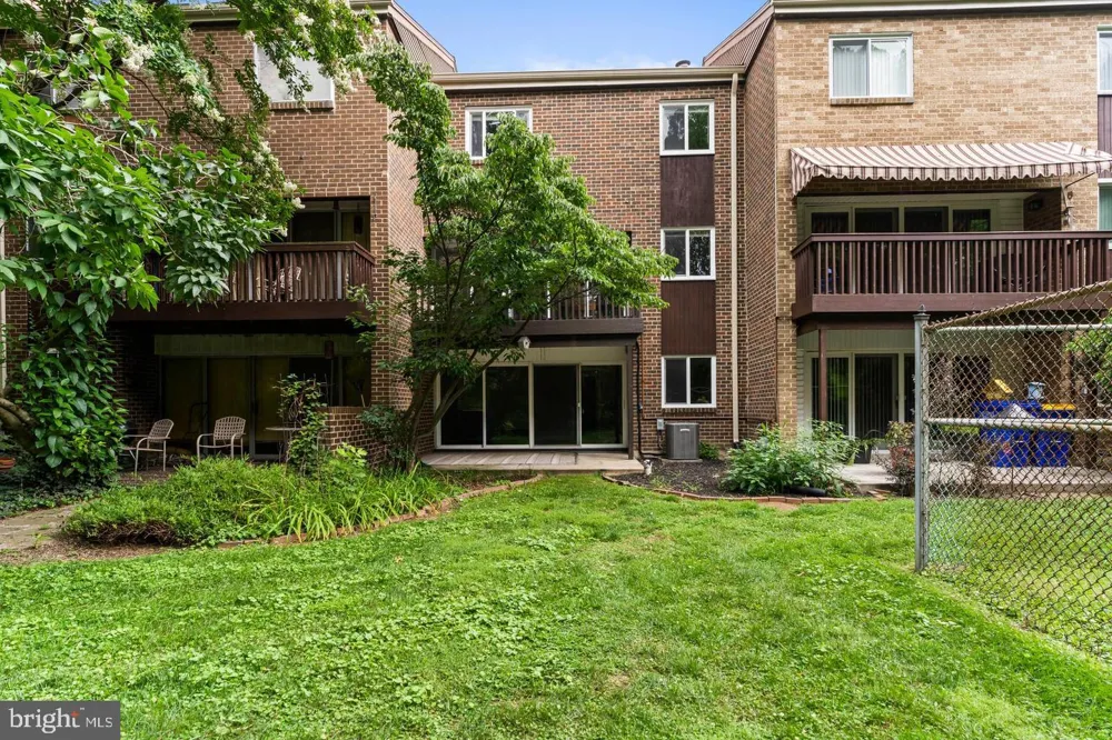 15 CAMPBELL PLACE Camp Hill, PA 17011