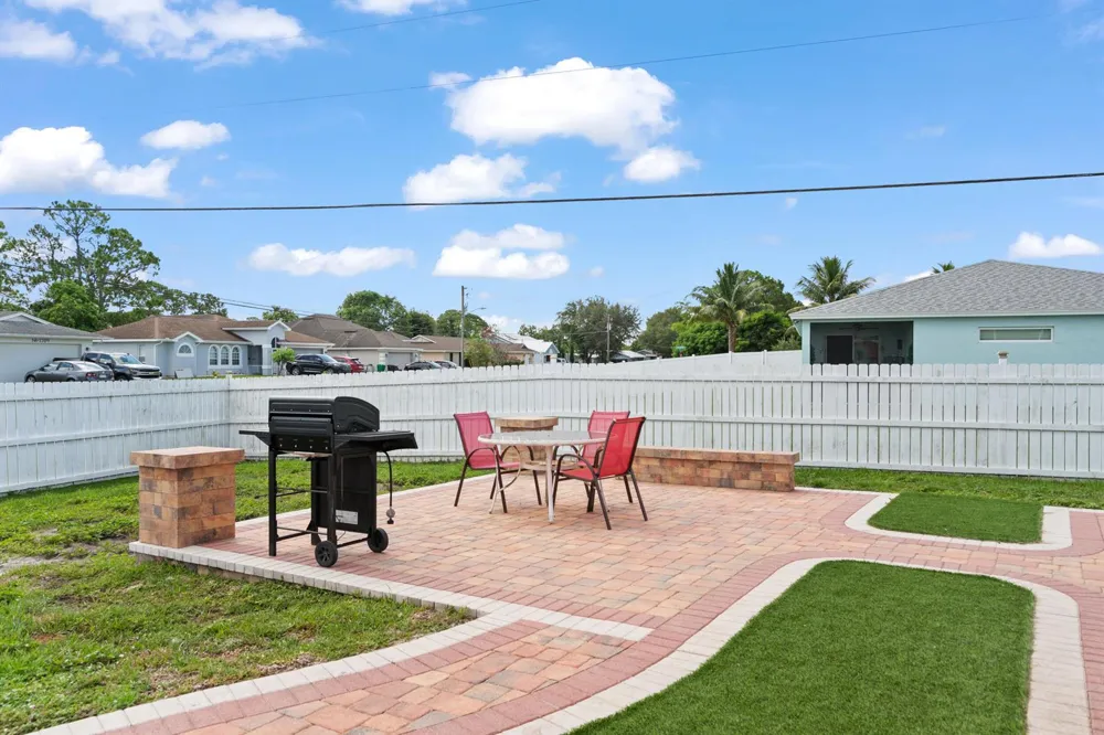 402 SW SEAFLOWER Port St. Lucie, FL 34984
