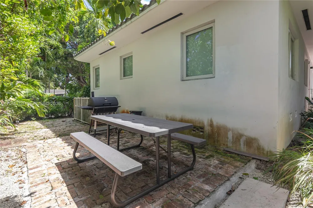 521 NE 68th St #1 Miami, FL 33138