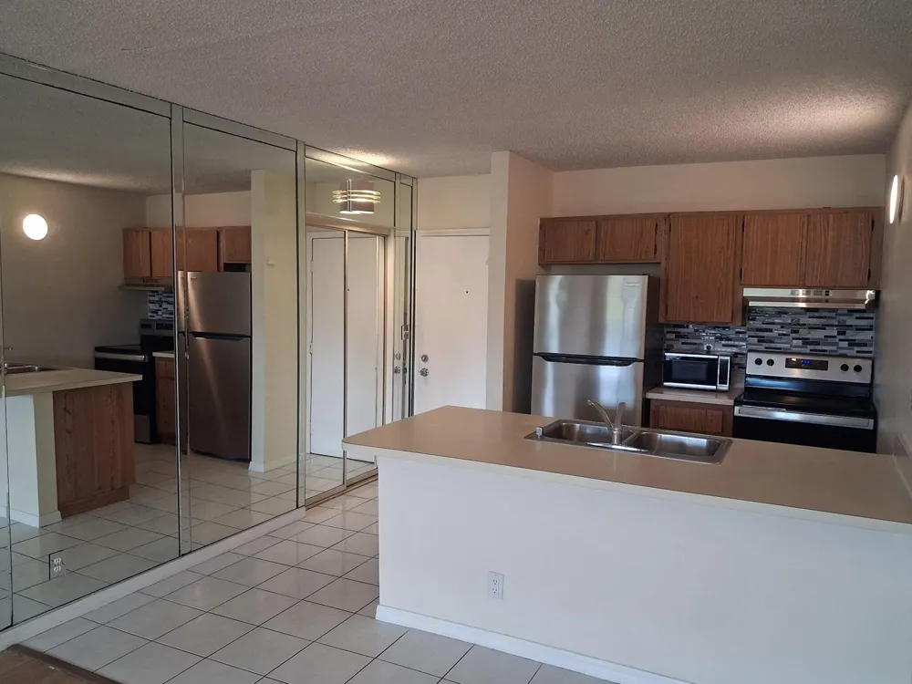 2401 RIVERSIDE DRIVE #517 Coral Springs, FL 33065