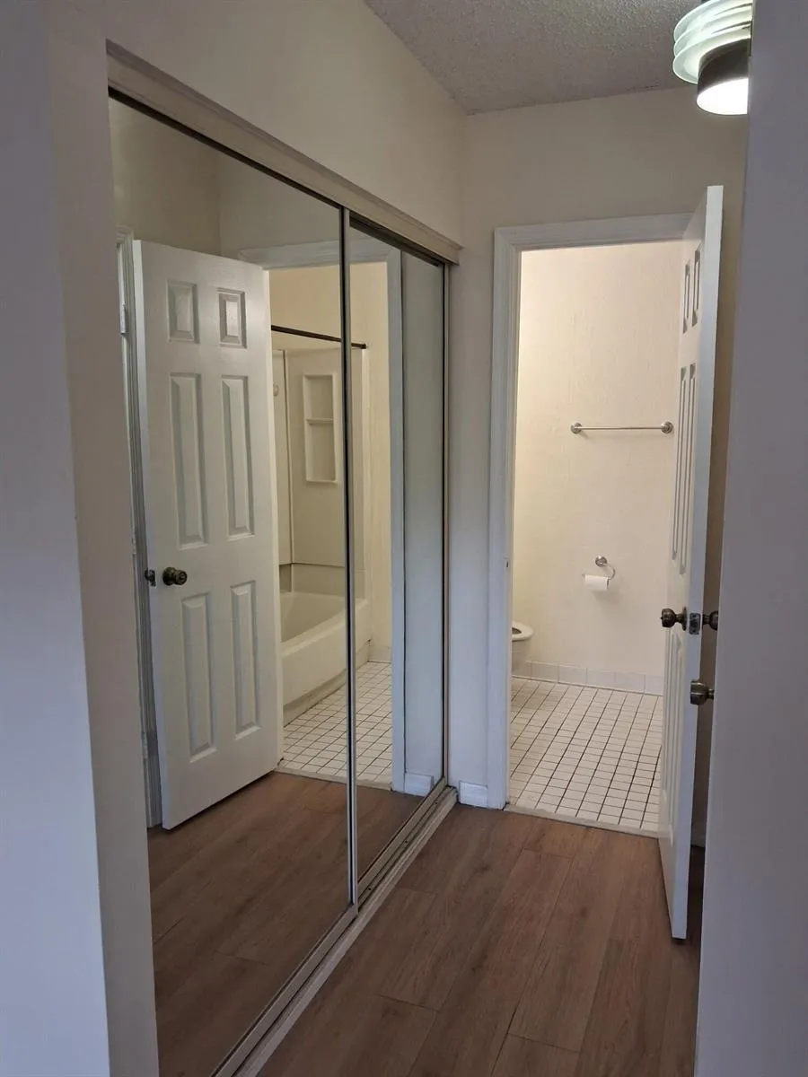 2401 RIVERSIDE DRIVE #517 Coral Springs, FL 33065