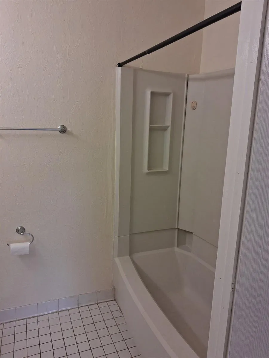 2401 RIVERSIDE DRIVE #517 Coral Springs, FL 33065