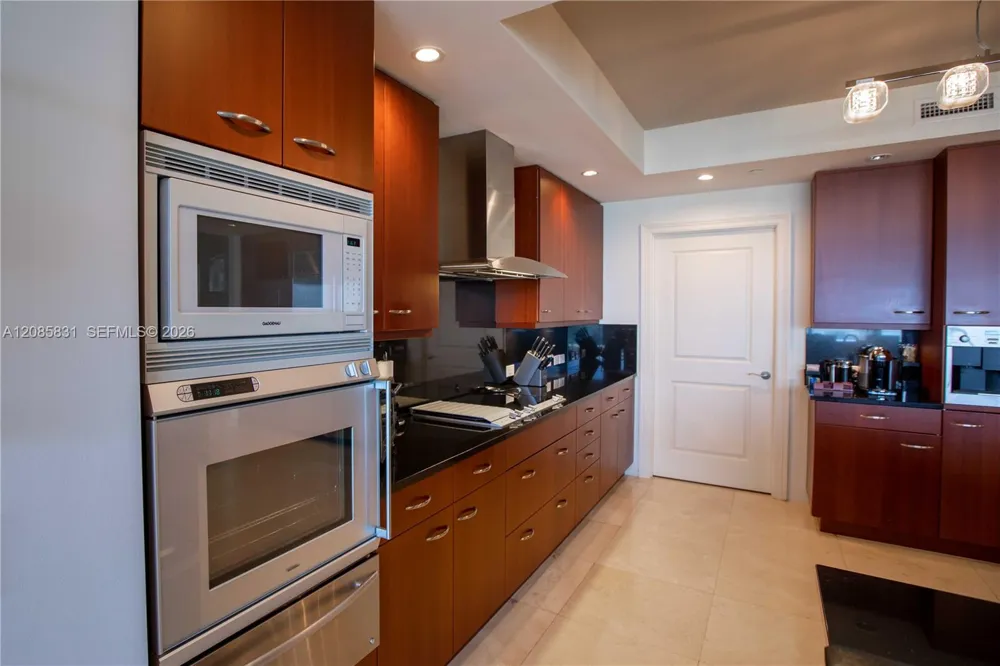 6000 Island Blvd #2602 Aventura, FL 33160