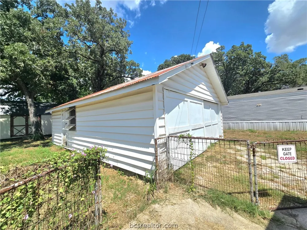 138 Watson Lane Bryan, TX 77801