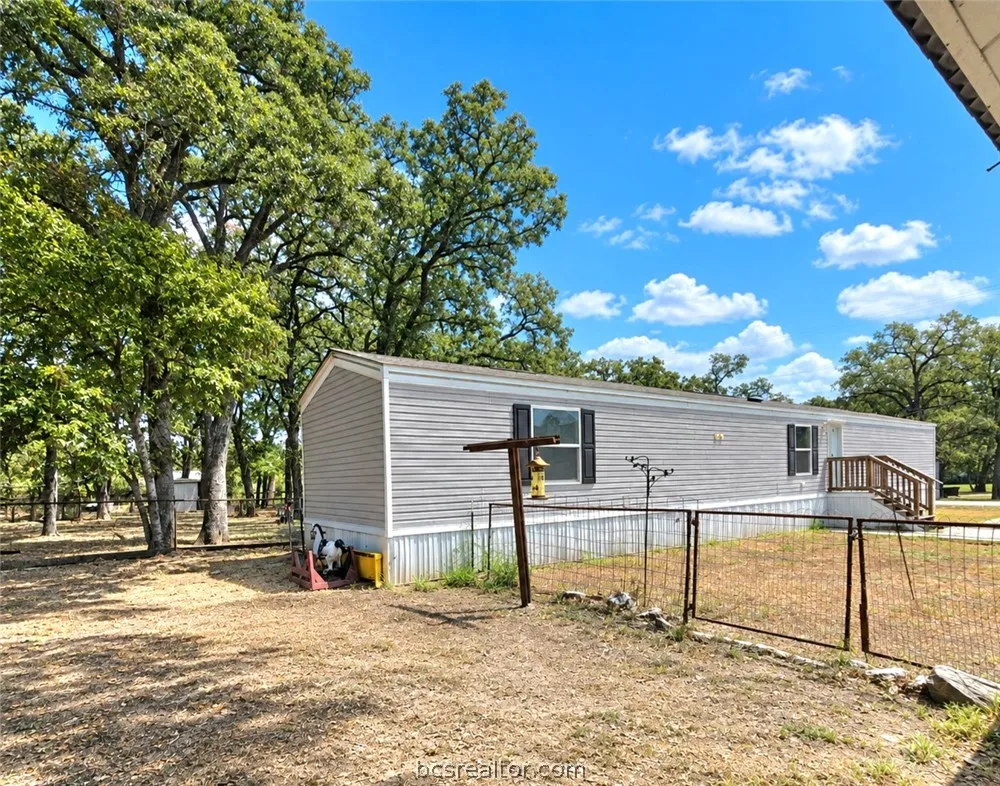 138 Watson Lane Bryan, TX 77801