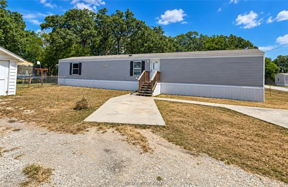 138 Watson Lane Bryan, TX 77801