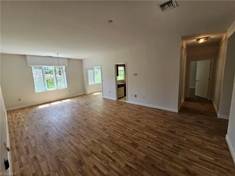 2128 Bermuda Village