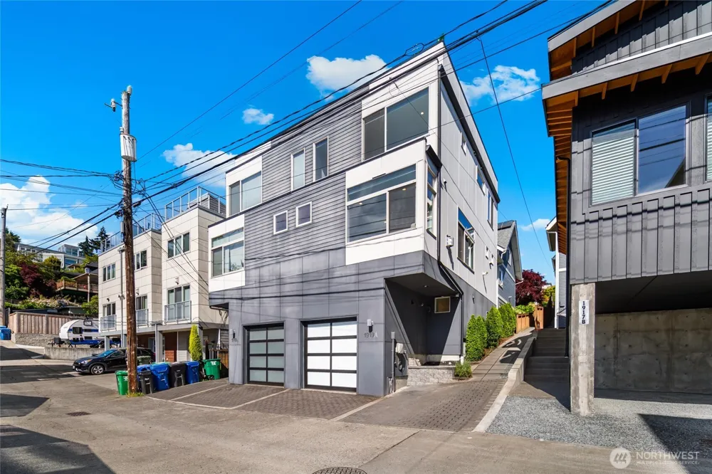1919 A 9th Avenue W Seattle, WA 98119