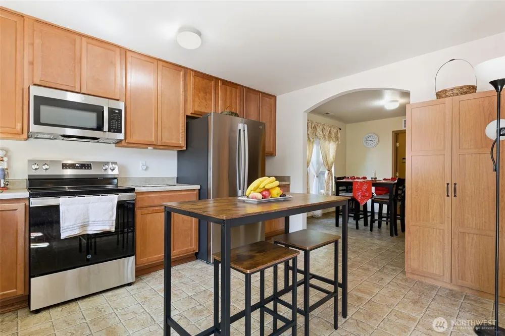 943 Candlestick Lane SW Tumwater, WA 98512