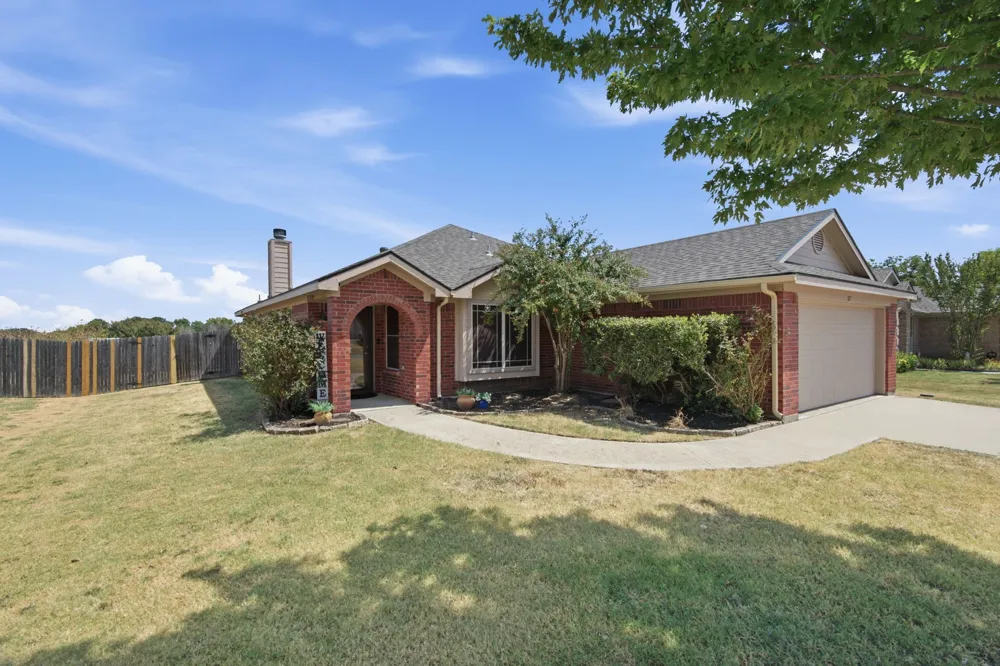 117 Timber Cross Court Azle, TX 76020