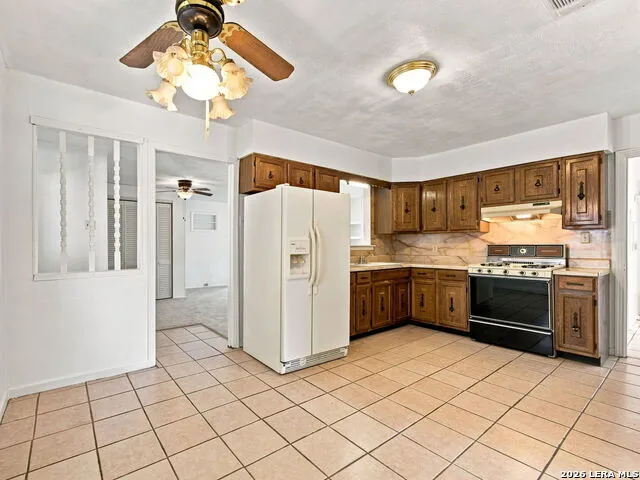 831 Brady San Antonio, TX 78207