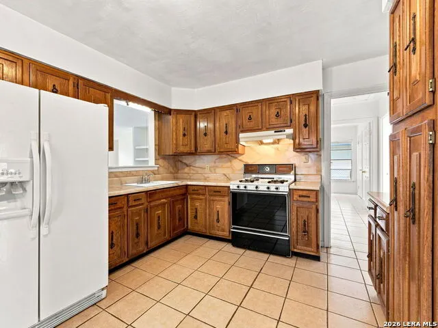 831 Brady San Antonio, TX 78207